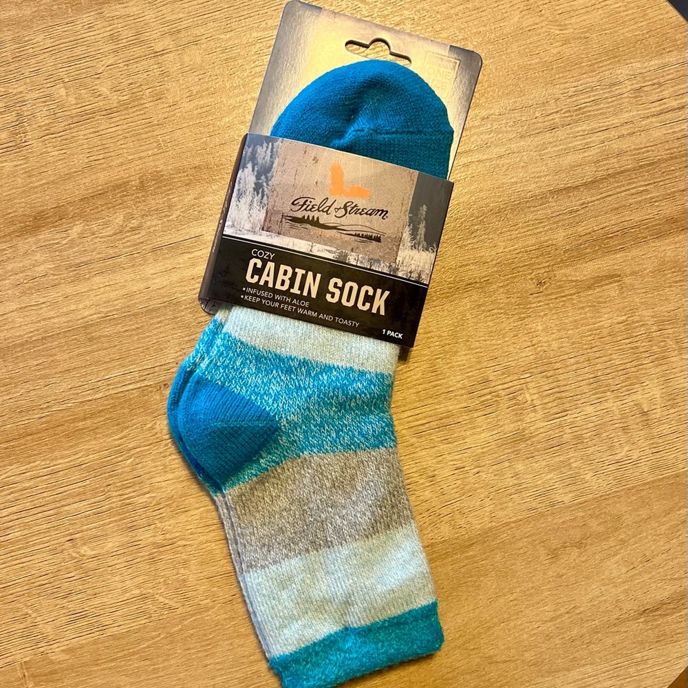 NWT Field & Stream Cozy Cabin Socks - Blue and Light Gray
